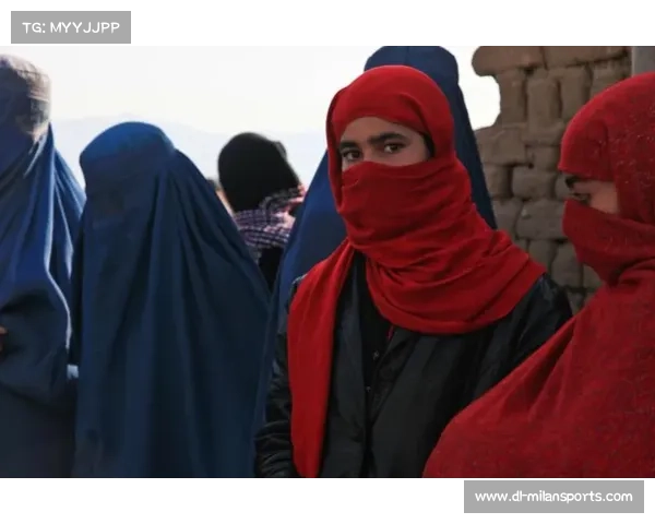 日本球迷自发清理看台垃圾展现排球文化素养获外媒高度评价